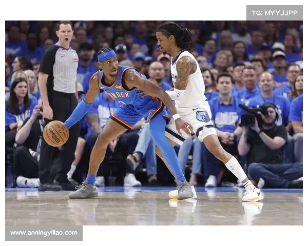 布克在关键时刻展现的心理素质与比赛表现分析